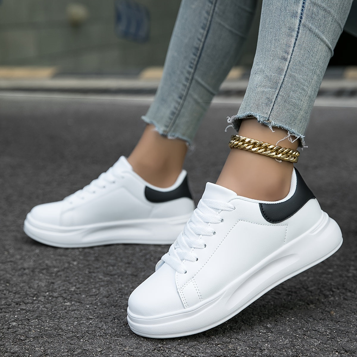 Damen Sneakers – Low-Top – Kunstleder – Schnürung – Bequeme Laufsohle
