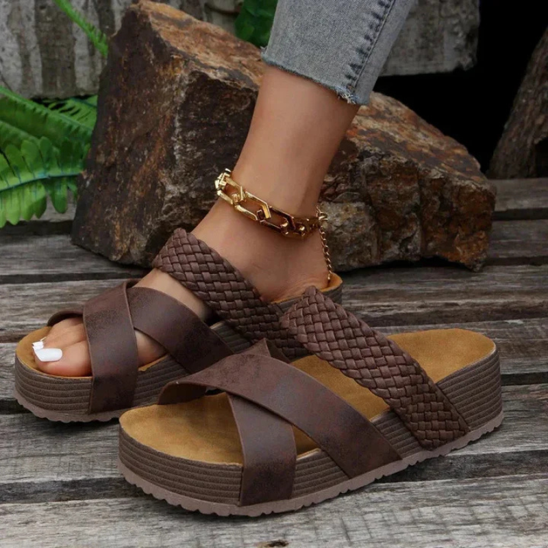 Damen Sandalen – Geflochtene Riemen – Gepolstertes Fußbett – Offene Zehen – Plateau