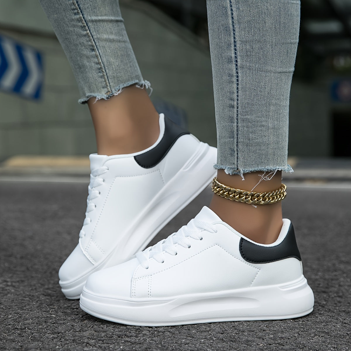 Damen Sneakers – Low-Top – Kunstleder – Schnürung – Bequeme Laufsohle
