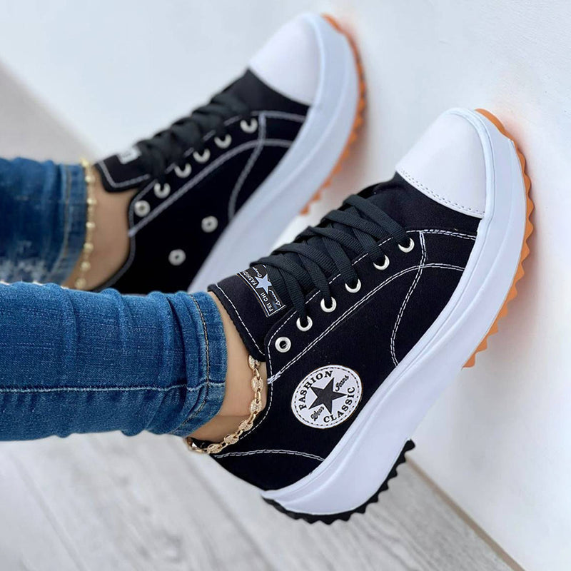 Damen Plateau-Sneaker – Low-Top – Atmungsaktives Gewebe – Schnürung – Chunky-Sohle