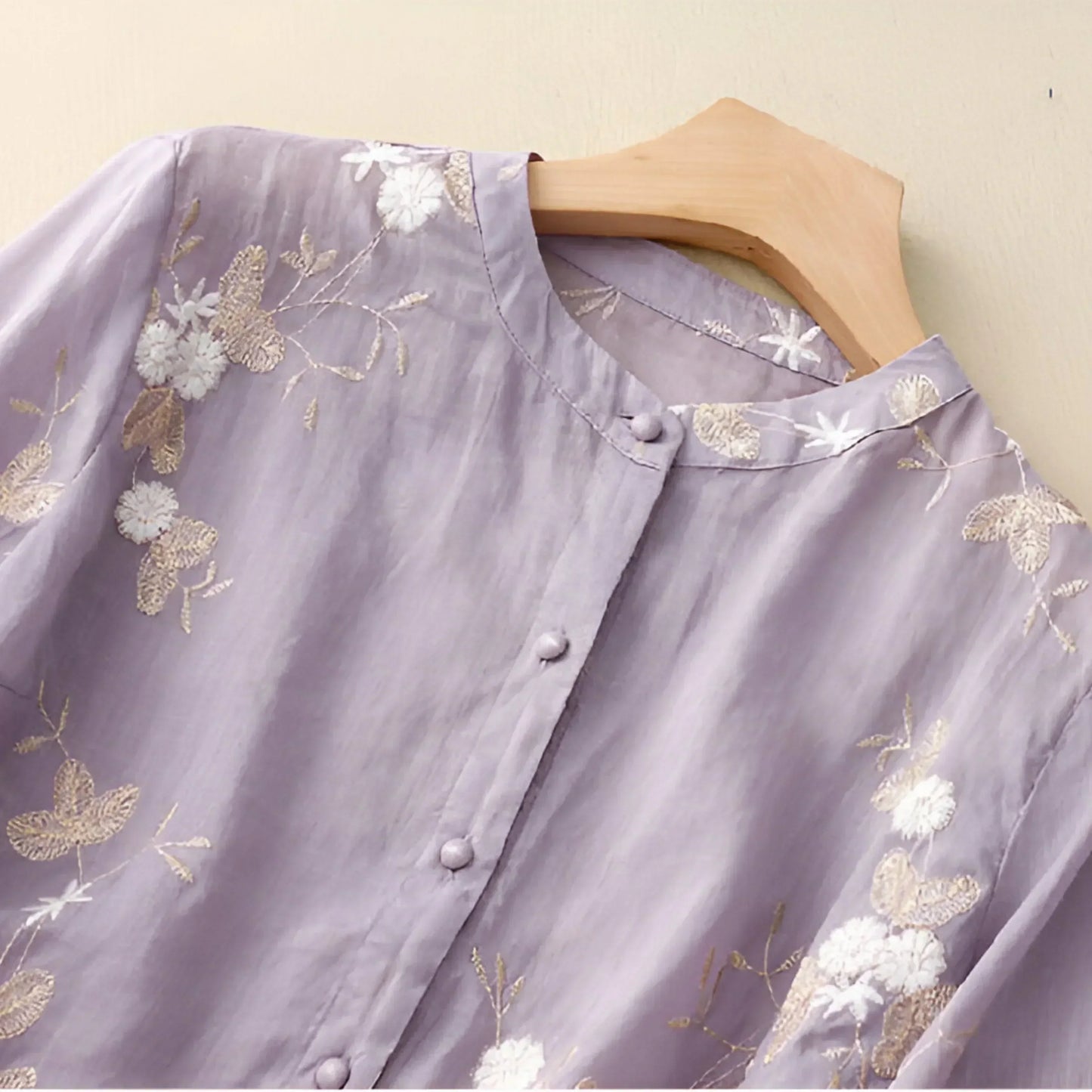 Damen Bluse – Lockerer Schnitt – Florale Stickerei – Knopfleiste – 3/4 Ärmel