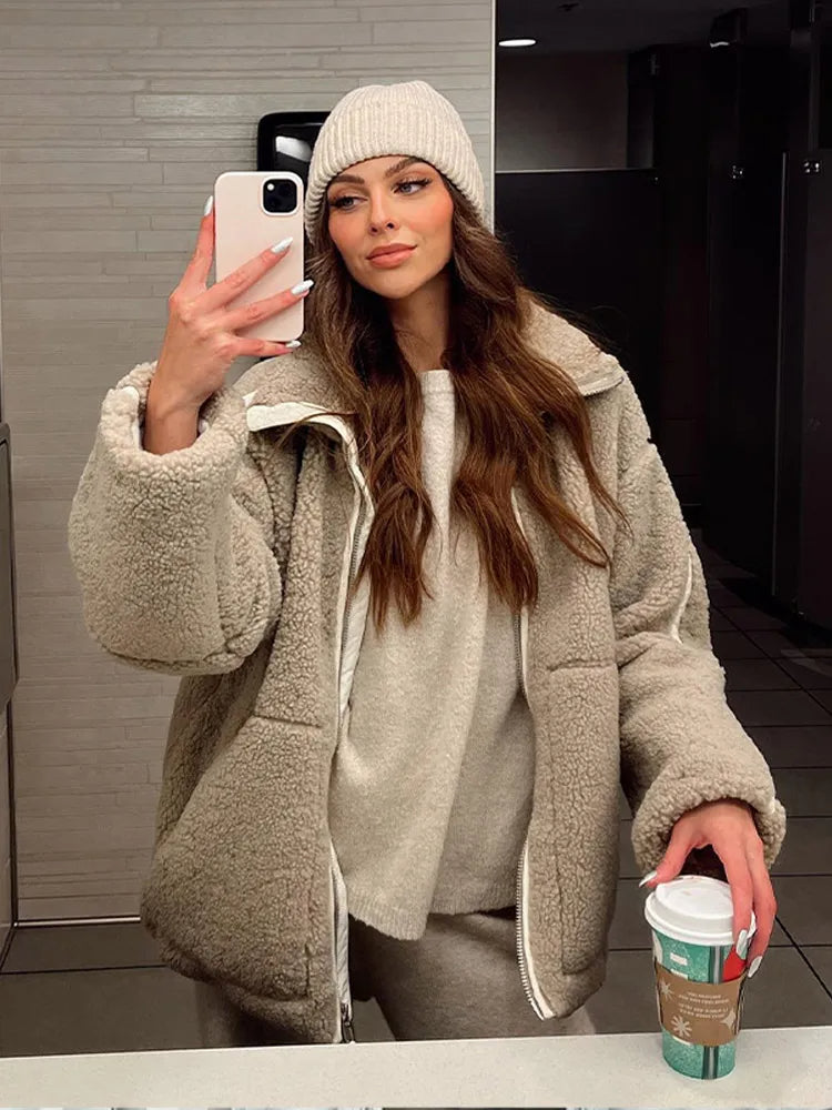 Damen Mantel – Oversized Passform – Weiches Fleece – Hoher Kragen – Reißverschluss
