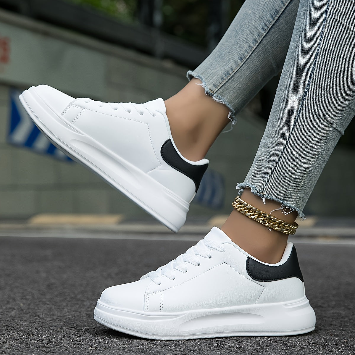 Damen Sneakers – Low-Top – Kunstleder – Schnürung – Bequeme Laufsohle