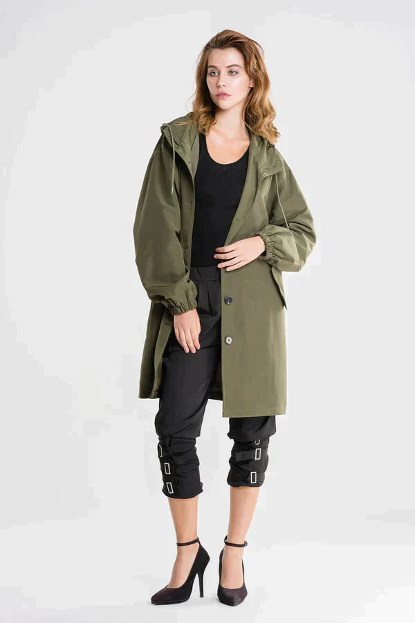 Damen Regenjacke – Wasserdicht – Lockerer Schnitt – Mit Kapuze – Hüftlang – Knopfverschluss