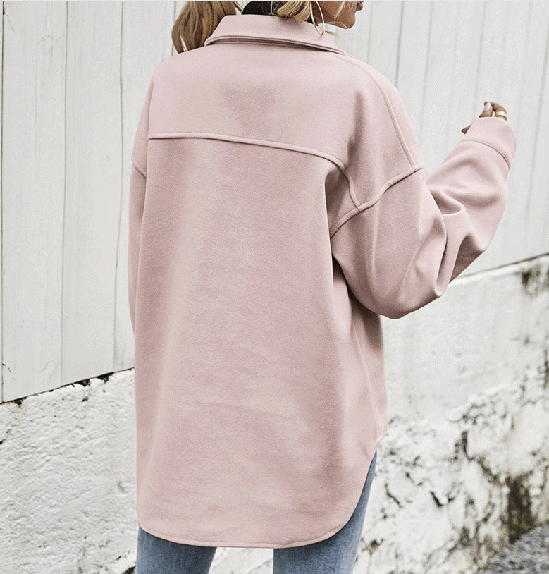 Damen Oversize Jacke – Weicher Wollmix – Knopfverschluss – Brusttaschen – Hüftlang