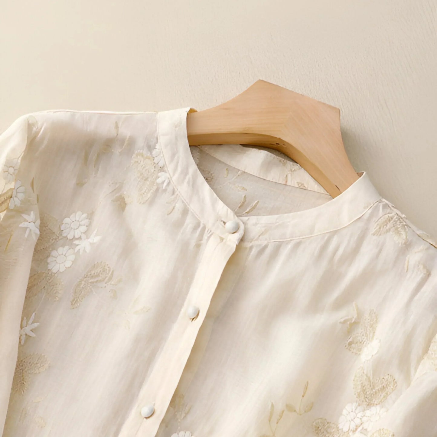 Damen Bluse – Lockerer Schnitt – Florale Stickerei – Knopfleiste – 3/4 Ärmel