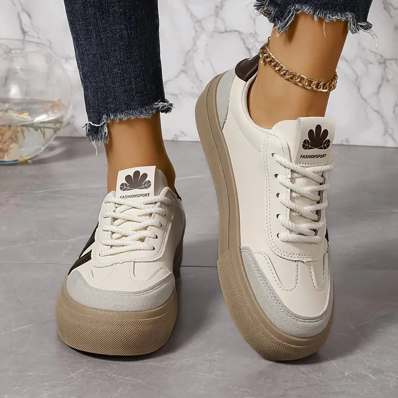 Damen Sneakers – Low-Top – Plateau Sohle – Schnürung – Modischer Freizeitstil