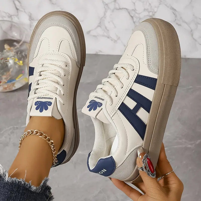 Damen Sneakers – Low-Top – Plateau Sohle – Schnürung – Modischer Freizeitstil