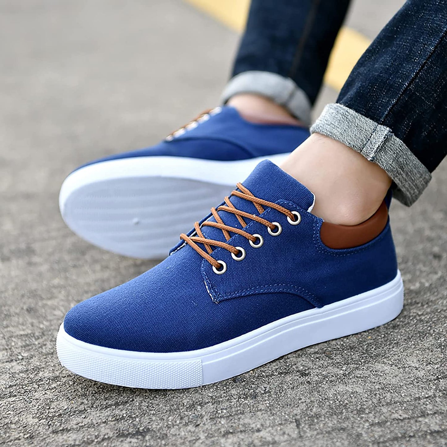 Herren Sneaker – Low-Top – Atmungsaktives Textil – Schnürung – Gepolsterter Kragen