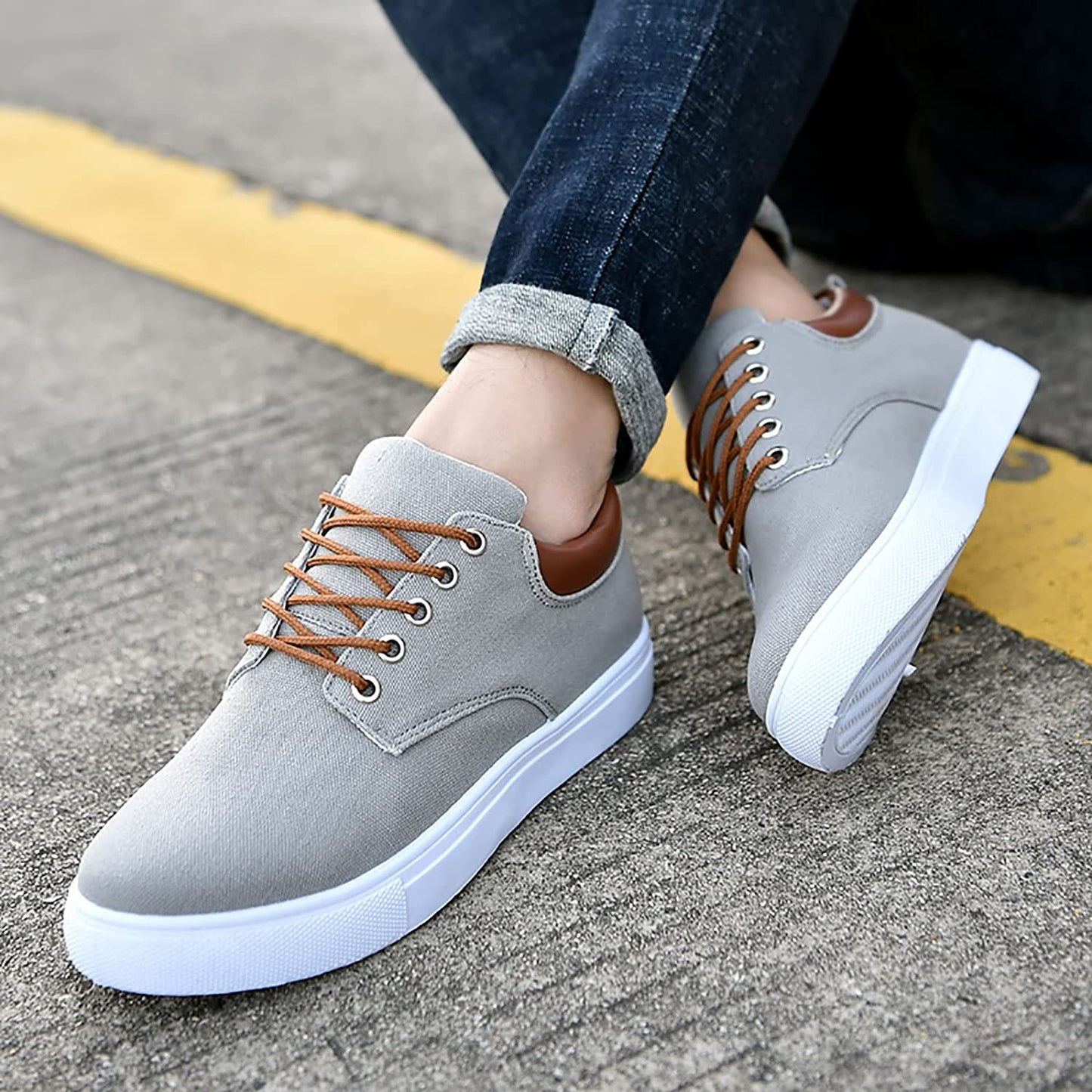 Herren Sneaker – Low-Top – Atmungsaktives Textil – Schnürung – Gepolsterter Kragen