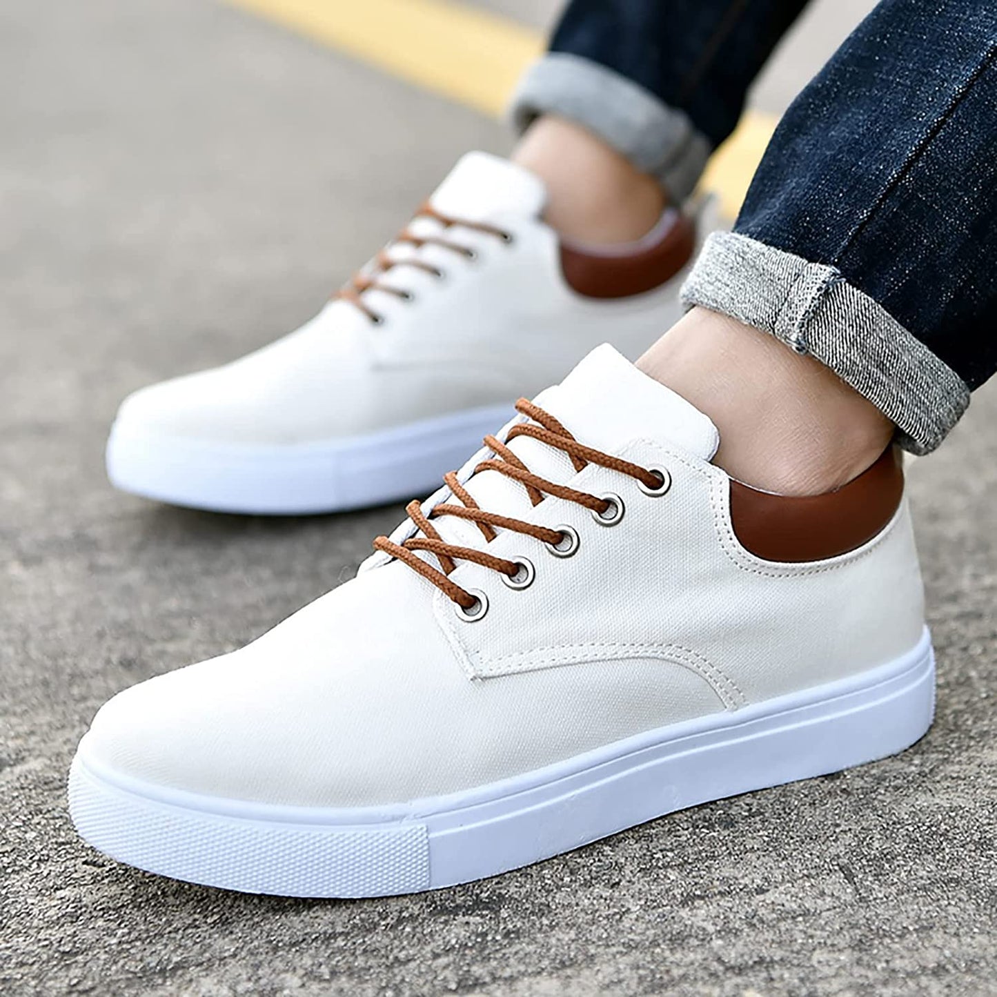Herren Sneaker – Low-Top – Atmungsaktives Textil – Schnürung – Gepolsterter Kragen