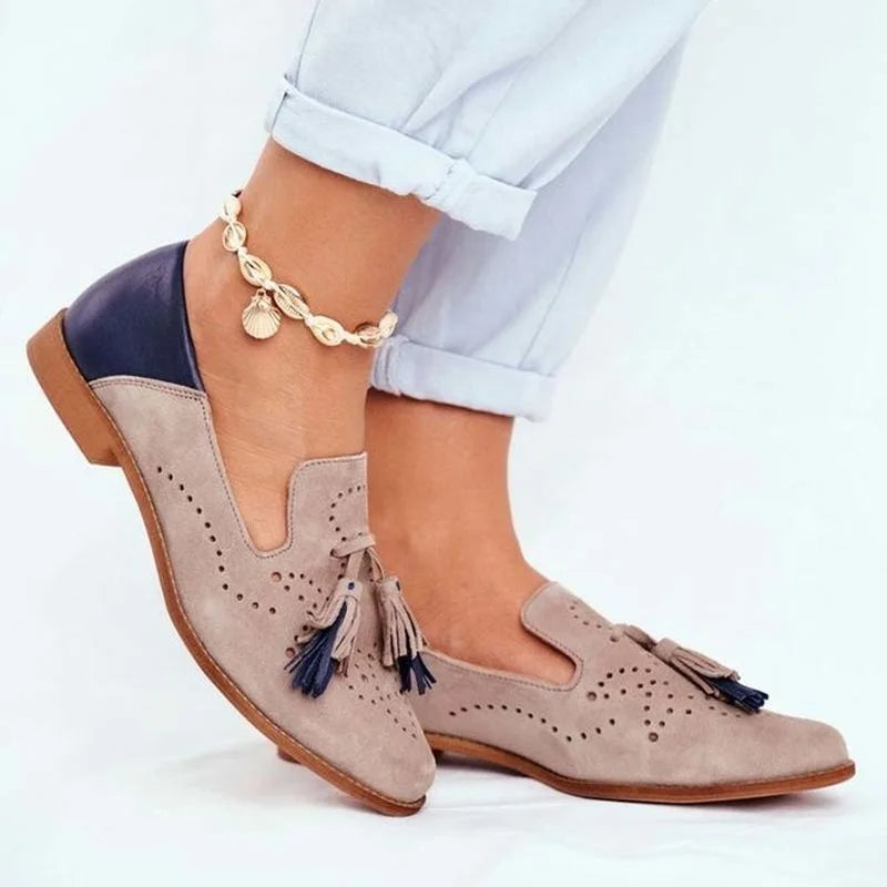 Damen Loafer – Klassische Passform – Weiches Finish – Mit Quasten und Lochmuster