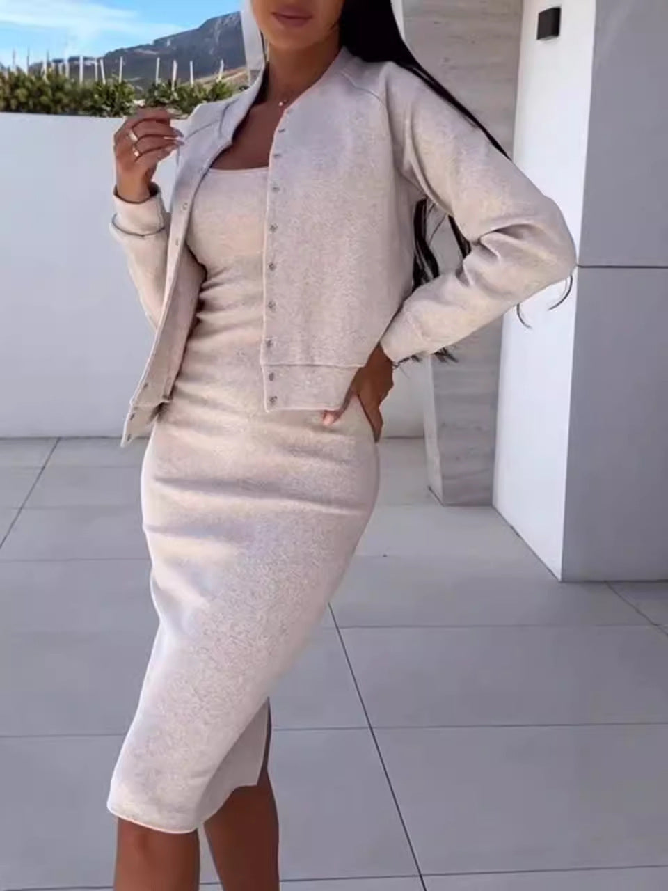 Damen Zweiteiler Set – Figurbetontes Slipkleid mit Oversize Jacke – Midi Länge