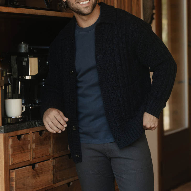 Herren Cardigan – Soft Knit – Relaxed Fit – Zopfmuster – Knopfleiste – Kragen – Taschen