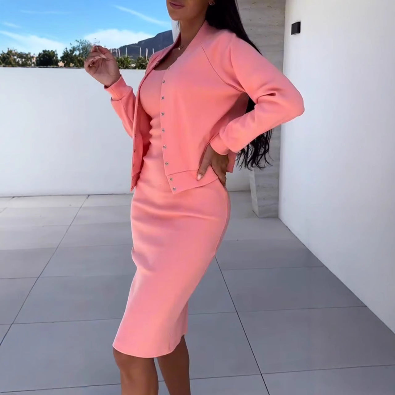 Damen Zweiteiler Set – Figurbetontes Slipkleid mit Oversize Jacke – Midi Länge