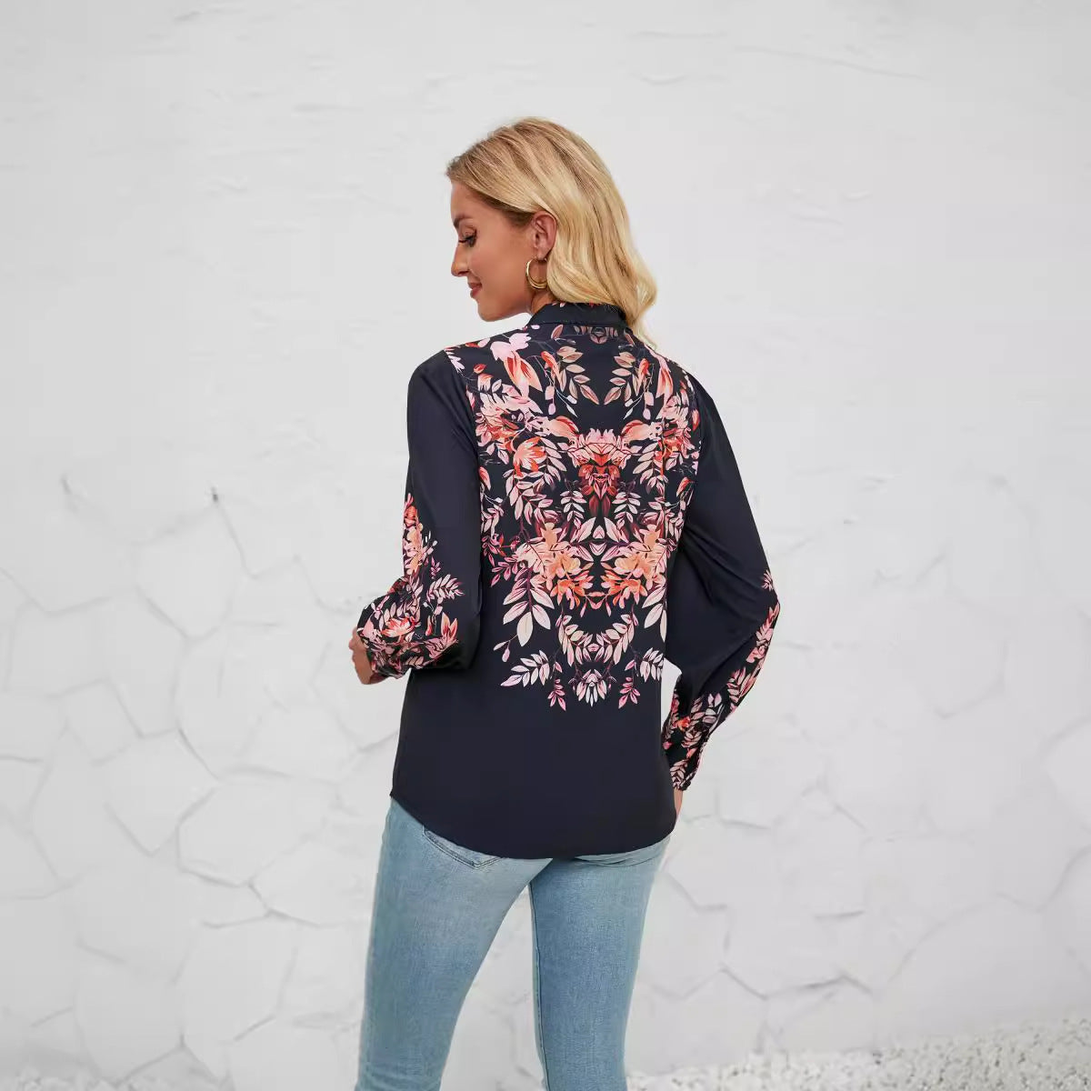 Damen Bluse – Lockere Passform – Knopfleiste – Stehkragen – Blumenmuster