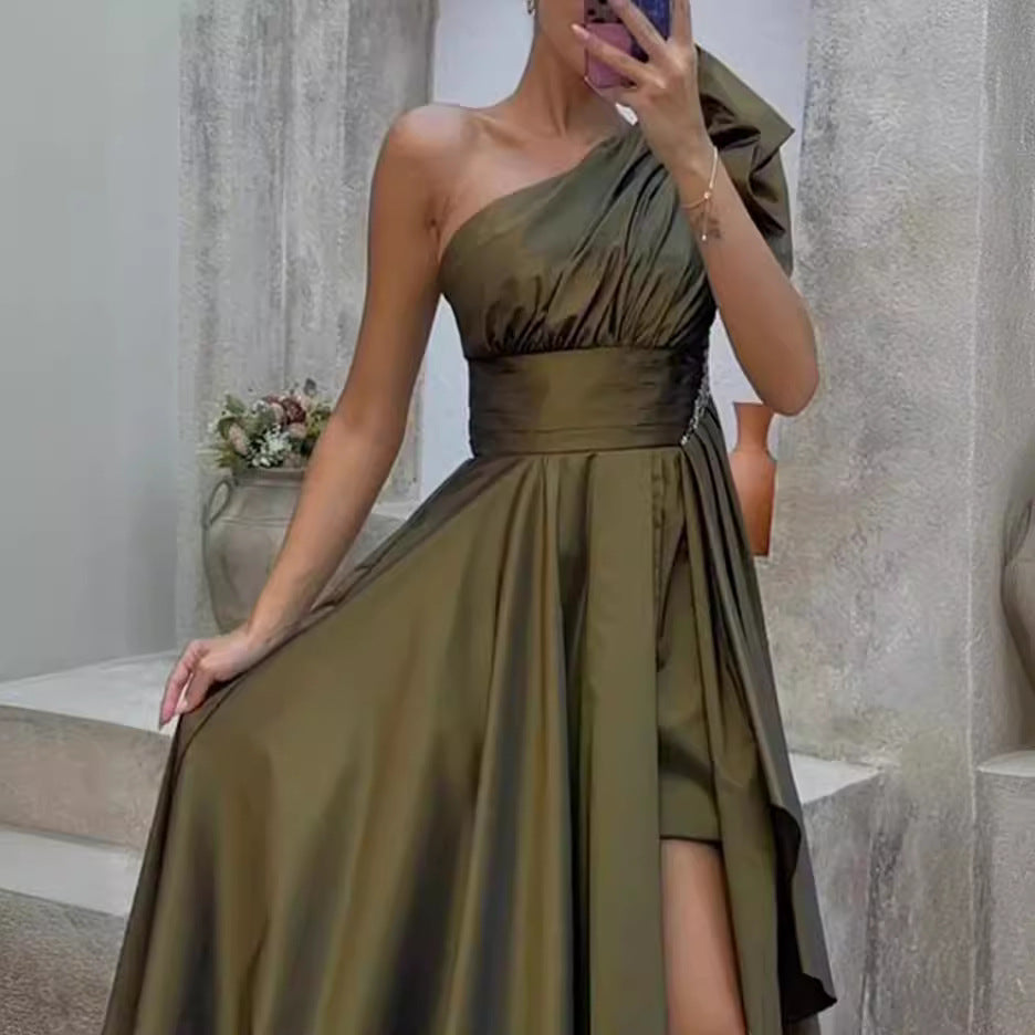 Damen Abendkleid – One-Shoulder – Luxusstoff – Voluminöser Rock – Schlitz