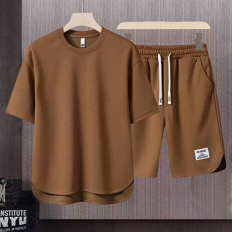 Herren Trainingsset – Lockerer Schnitt – Atmungsaktives Funktionsmaterial – Kurzarm & Shorts