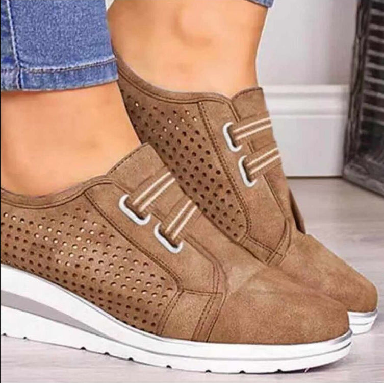 Damen Wedgesneaker – Slip-On Design – Atmungsaktiv – Rundzeh – Elastischer Einsatz