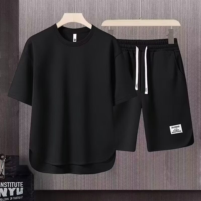 Herren Trainingsset – Lockerer Schnitt – Atmungsaktives Funktionsmaterial – Kurzarm & Shorts