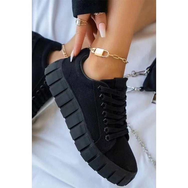 Damen Sneakers – Plattformsohle – Atmungsaktives Material – Schnürdesign – Bequeme Passform