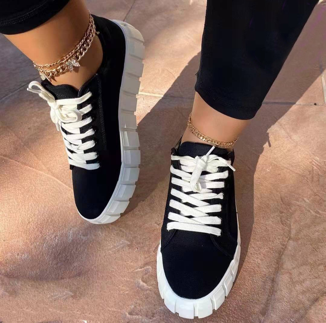 Damen Sneakers – Plattformsohle – Atmungsaktives Material – Schnürdesign – Bequeme Passform