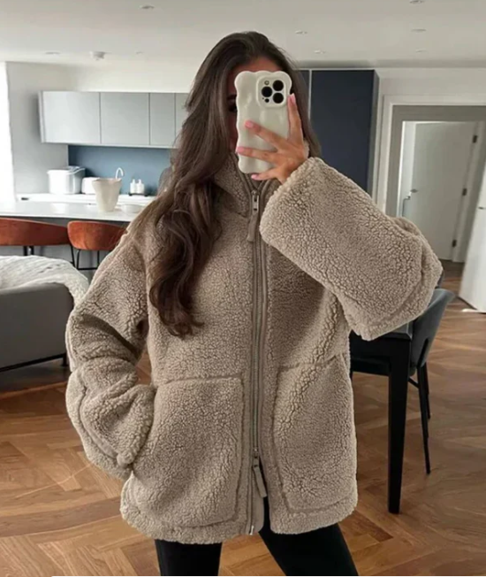 Damen Mantel – Oversized Passform – Weiches Fleece – Hoher Kragen – Reißverschluss