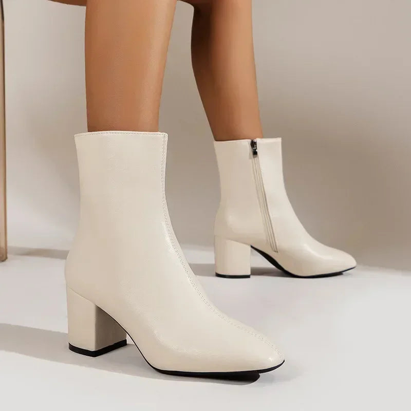 Damen Ankle Boots – Schlanke Passform – Spitzkappe – Blockabsatz – Seitlicher Reißverschluss
