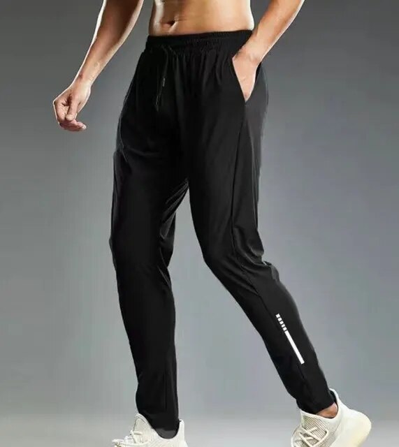Herren Jogginghose – Slim Fit – Atmungsaktives Stretchmaterial – Mit Kordelzug und Taschen