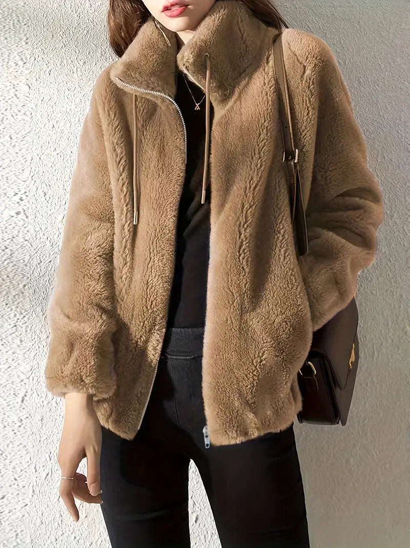 Damen Teddy Mantel – Plüschfleece – Oversized Schnitt – Hoher Kragen mit Kordelzug