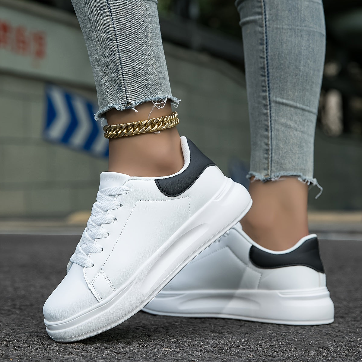 Damen Sneakers – Low-Top – Kunstleder – Schnürung – Bequeme Laufsohle