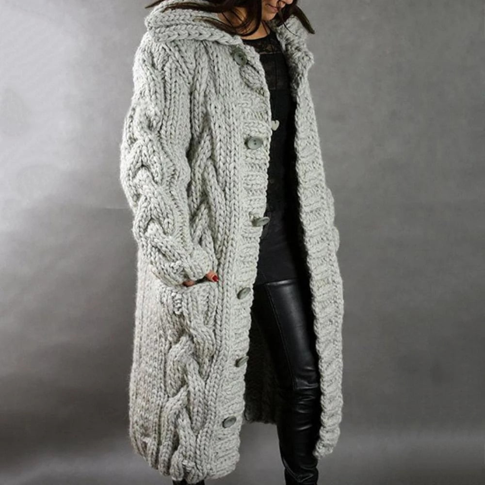 Damen Strickmantel – Oversize Passform – Grobes Zopfmuster – Mit Kapuze Langform