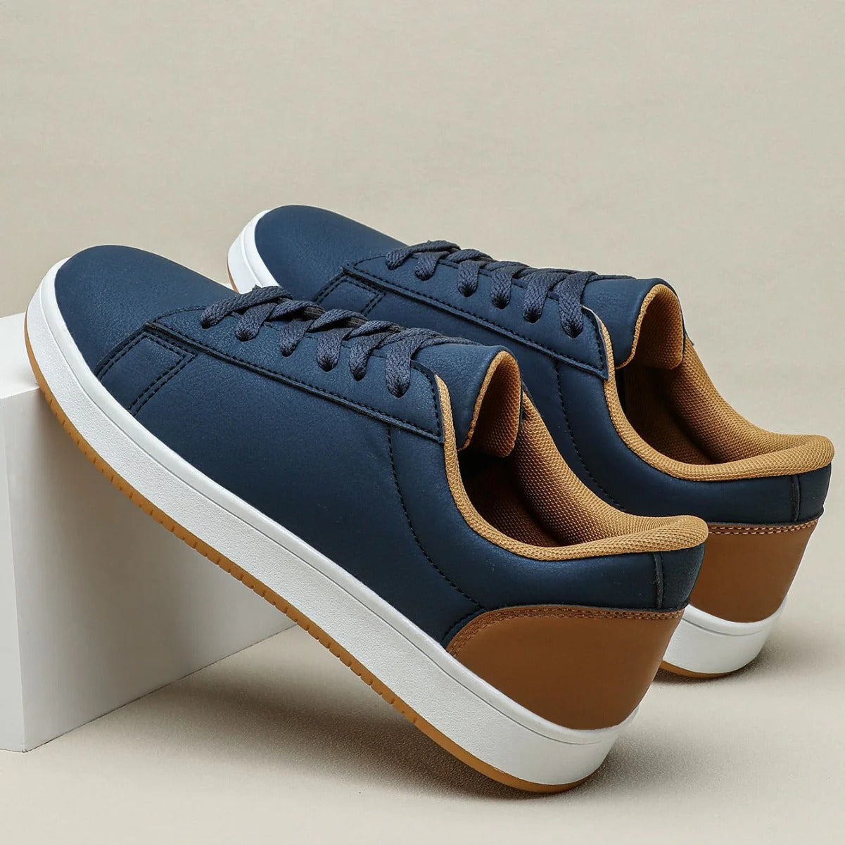 Damen Sneakers – Low-Top Design – Gepolsterte Innensohle – Rutschfeste Sohle