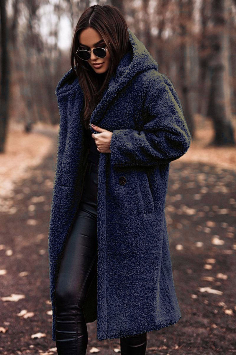 Damen Wollmantel – Oversized Schnitt – Kapuze – Knopfverschluss – Langform