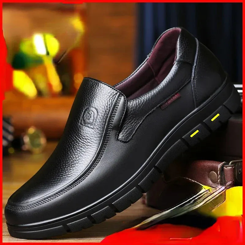 Herren Slipper – Echtes Leder – Bequeme Passform – Rutschfeste Gummisohle