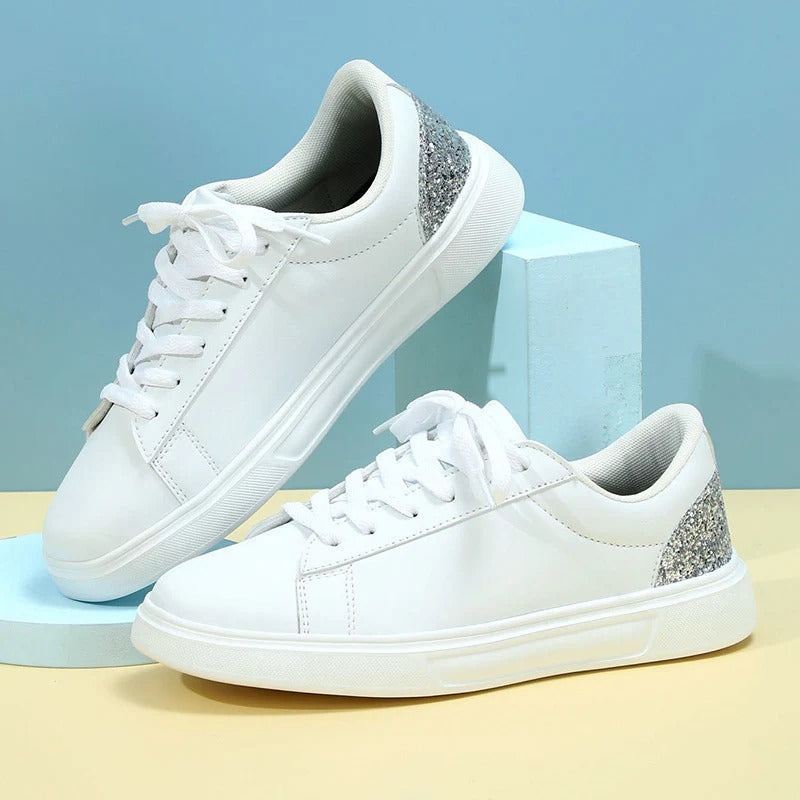 Damen Sneakers – Glattes Obermaterial – Low Top – Gepolsterter Schaft – Schnürung