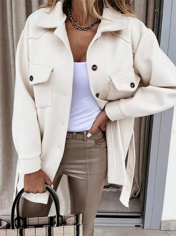 Damen Windjacke – Oversized Passform – Hüftlang – Knopfverschluss – Casual Style