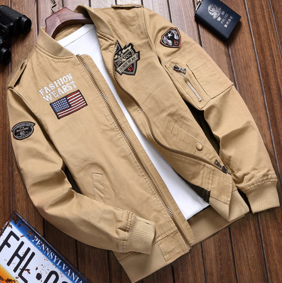 Herren Military Jacke – Strukturierter Schnitt – Stickerei – Reißverschluss – Epauletten