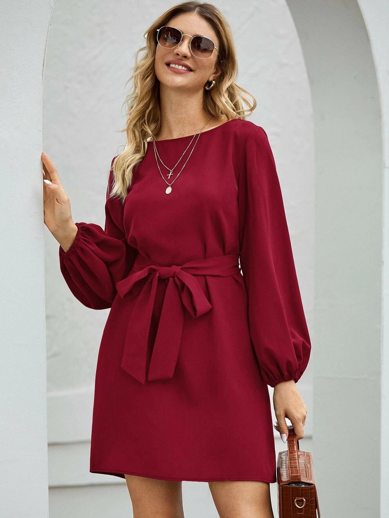 Damen Midikleid – Schlanke Passform – Puffärmel – Gürtel – Business Casual
