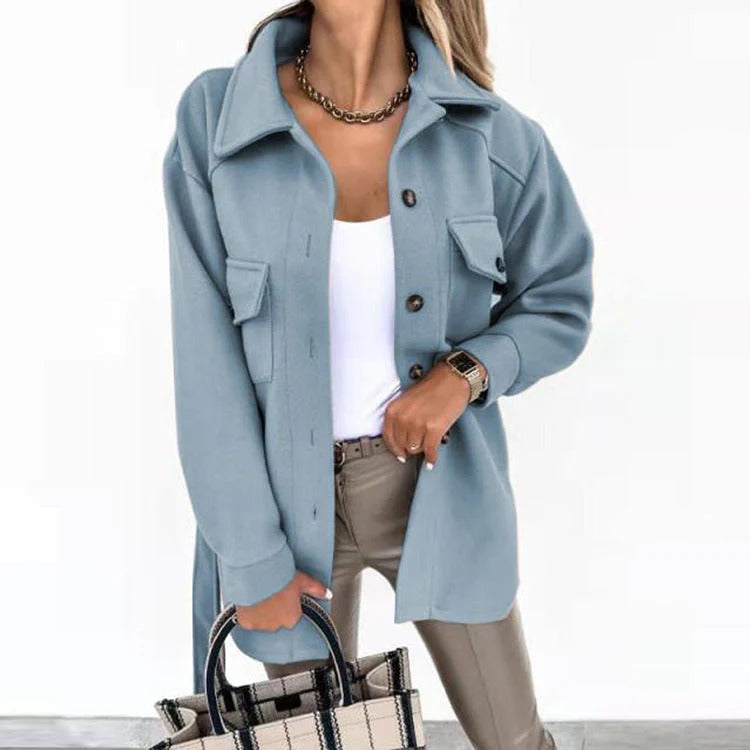 Damen Windjacke – Oversized Passform – Hüftlang – Knopfverschluss – Casual Style