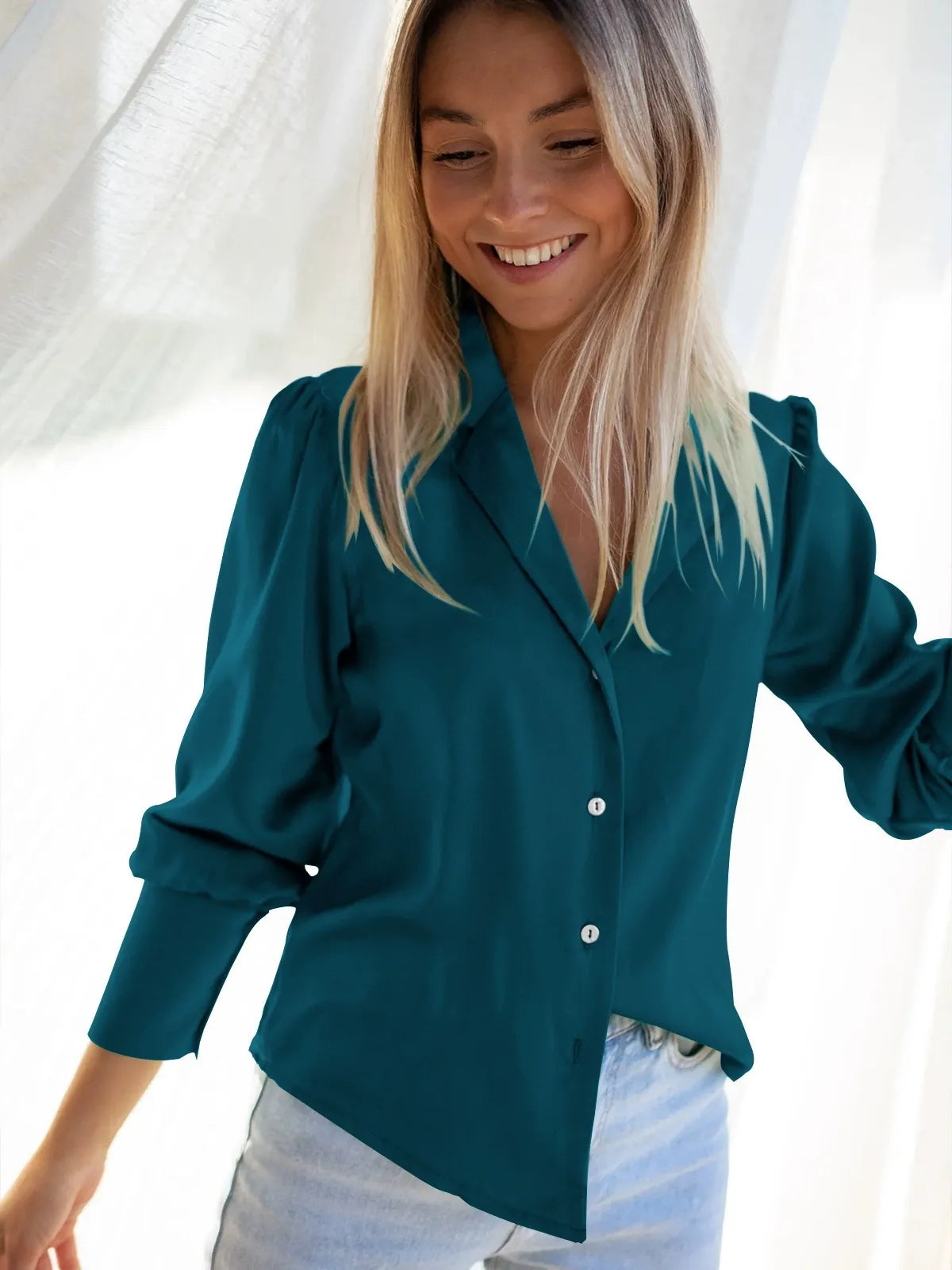 Damen Bluse – Satinoptik – Relaxed Fit – Langarm – Knopfleiste – Kentkragen