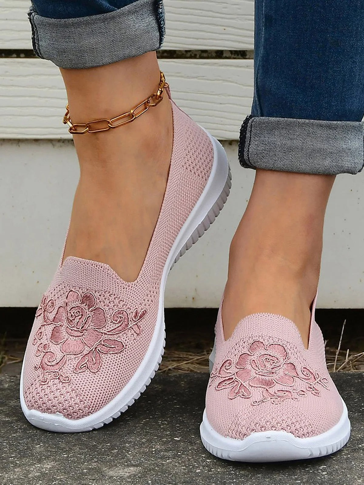 Damen Slip-On Sneaker – Atmungsaktives Strickgewebe – Florale Stickerei – Bequeme Passform