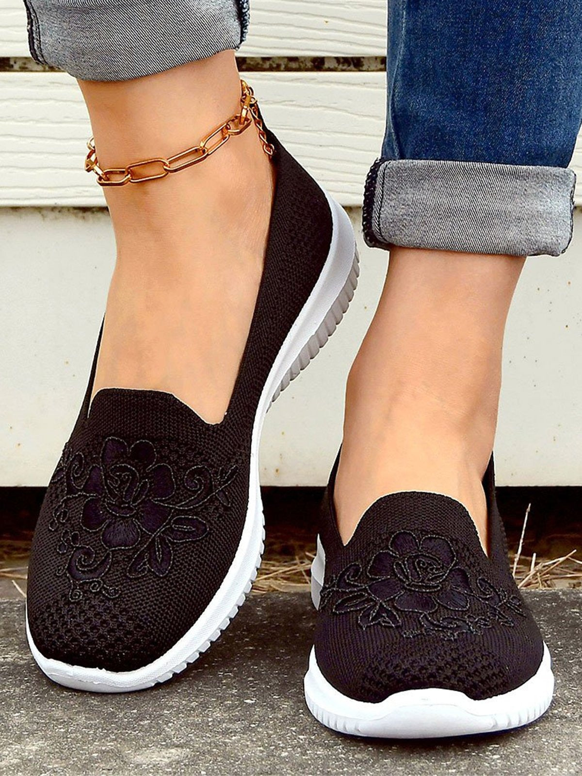 Damen Slip-On Sneaker – Atmungsaktives Strickgewebe – Florale Stickerei – Bequeme Passform