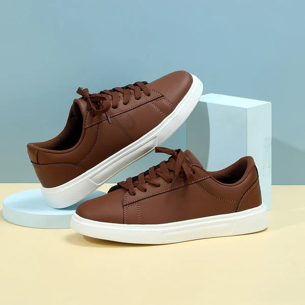 Damen Sneakers – Glattes Obermaterial – Low Top – Gepolsterter Schaft – Schnürung