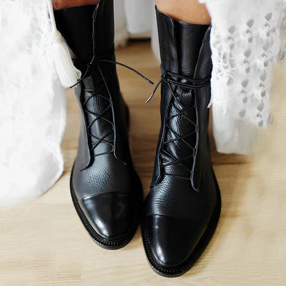 Damen Stiefel – Lederoptik – Schnürdesign – Schmale Passform – Wadenhoch