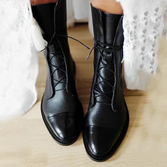 Damen Stiefel – Lederoptik – Schnürdesign – Schmale Passform – Wadenhoch
