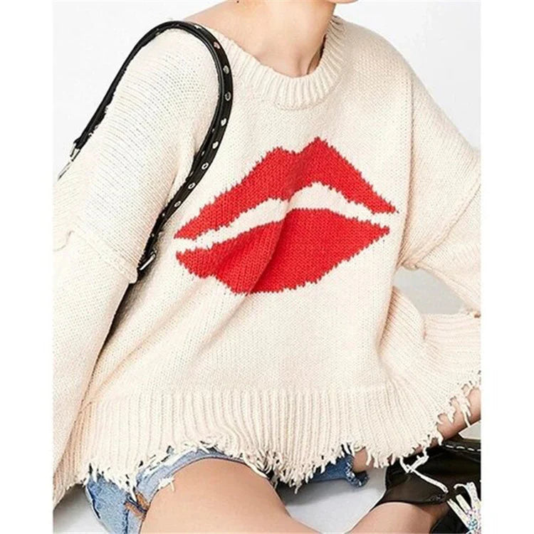 Damen Pullover – Oversize Passform – Grobstrick – Lippenmotiv – Fransen Saum – Kurz