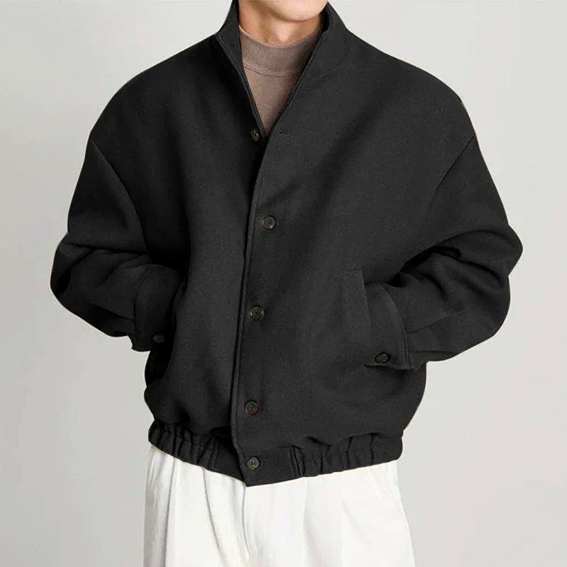 Herrenjacke – Lockerer Schnitt – Weiches Strukturgewebe – Hoher Kragen – Elastischer Bund