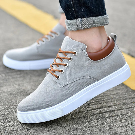 Herren Sneakers – Low Top – Atmungsaktives Gewebe – Lederakzent – Bequeme Passform