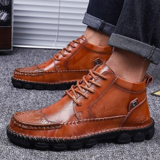 Herren Lederstiefel – Strukturierte Passform – Knöchelhoch – Schnürung – Robuste Sohle